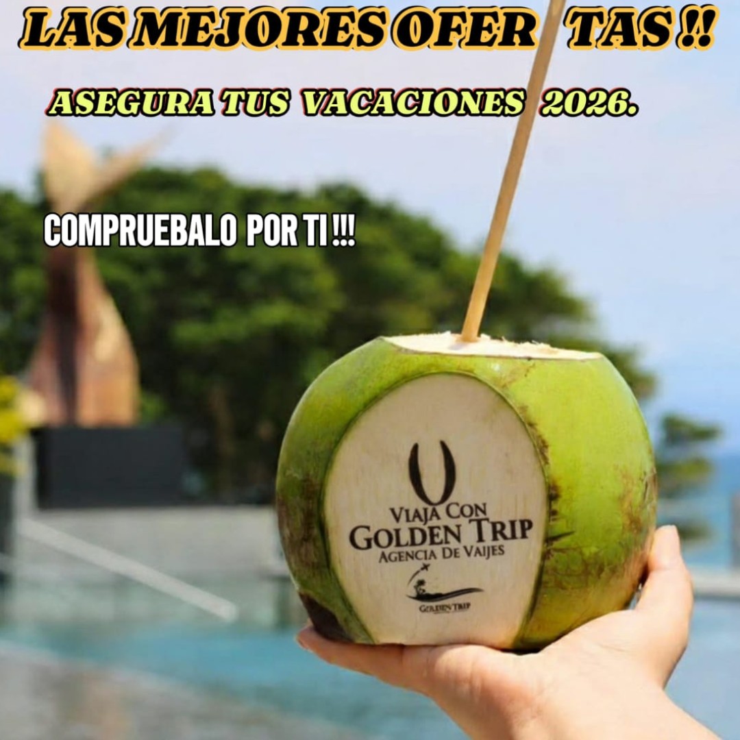 Piscina entre palmeras